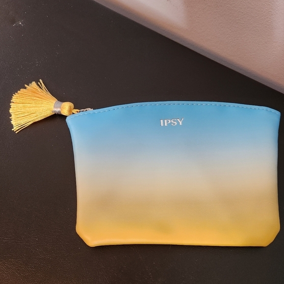 Ipsy Makeup Bag May 2020 Limited Edition Glambag Plus Ombre Blue/Yellow - Picture 1 of 6